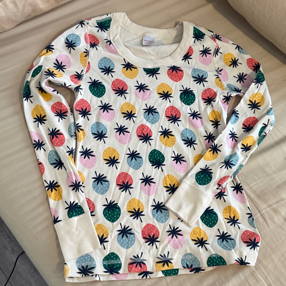 Hanna Andersson Organic Cotton Strawberry shirt size Small